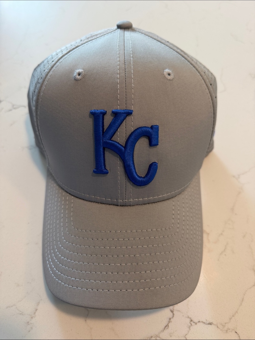Kansas City Royals Baseball Cap - Light Gray with Blue Logo